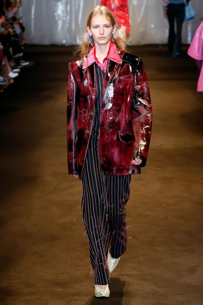 Look 30